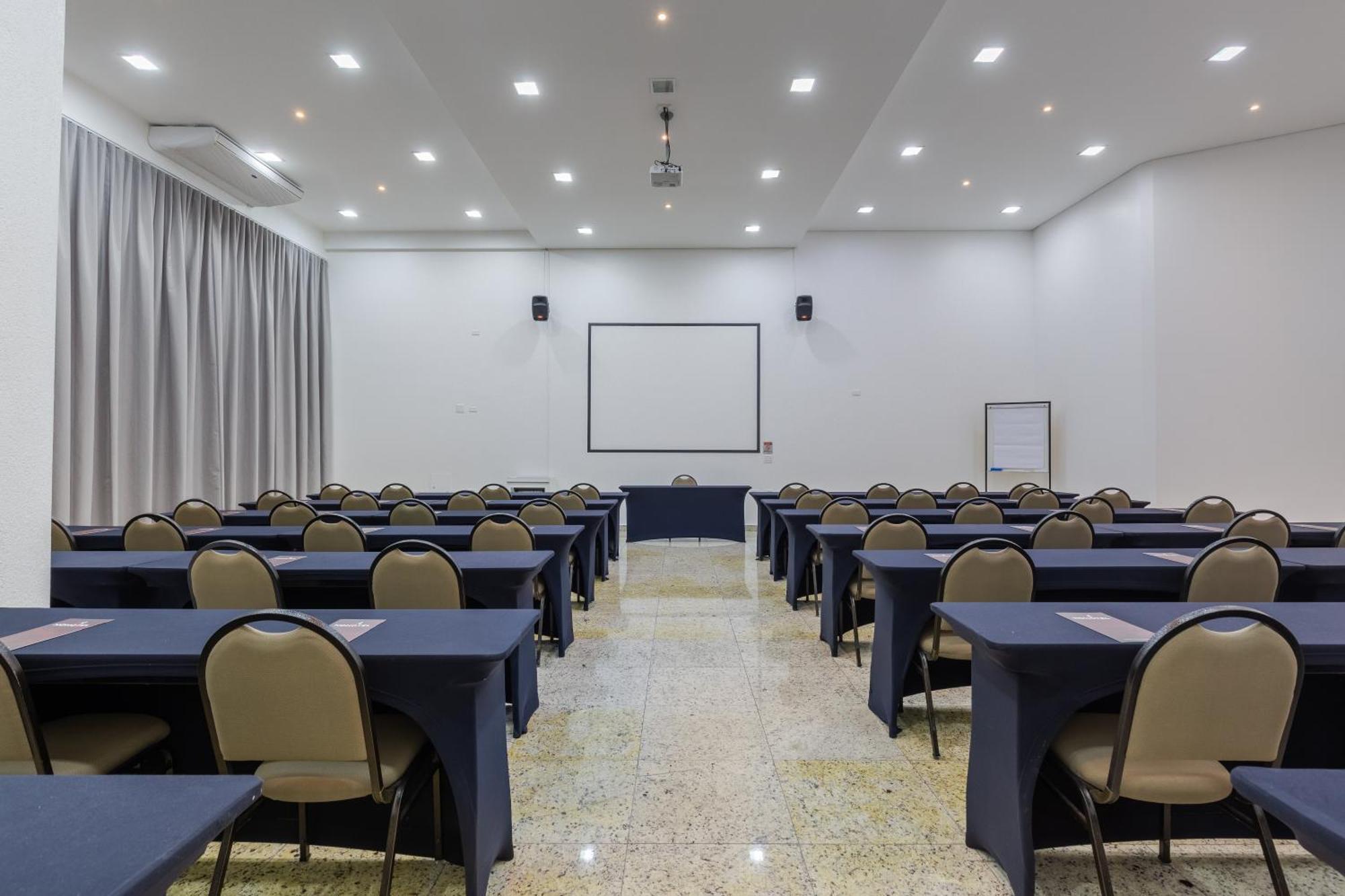 Nohotel Premium Americana Luaran gambar